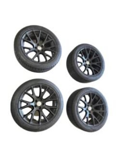 "TOYOTA 14B 3.7 Diesel engine showing turbocharger, cast iron block, and durable components."